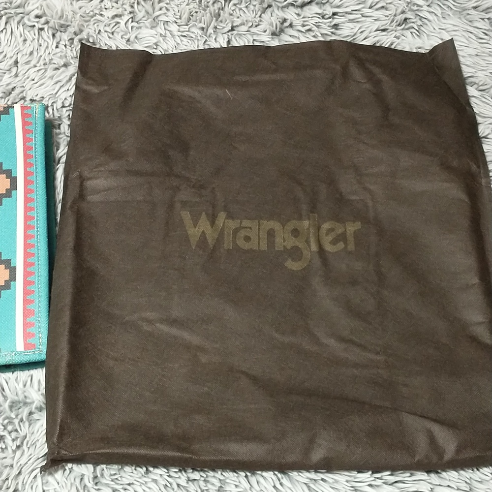 Wrangler Turquoise Aztec-Pattern Large Tote with Brown Trim - Picture 3 of 7